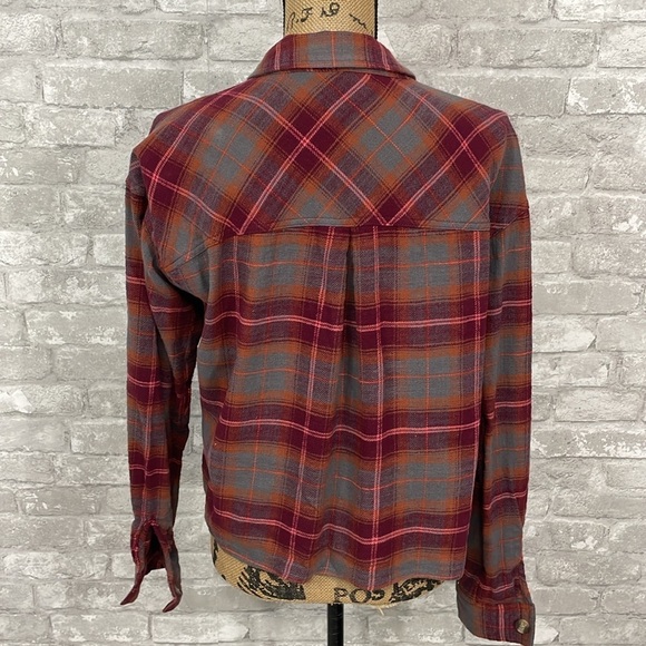 Maurices Berry Plaid Button Down Long Sleeve Cropped Flannel Shacket - Picture 4 of 6